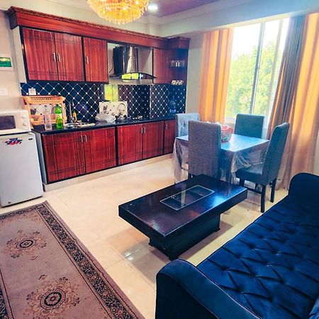 Aqua Apartment Murree Bagian luar foto