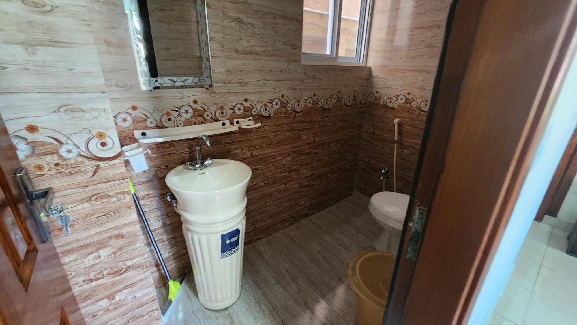 Aqua Apartment Murree Bagian luar foto